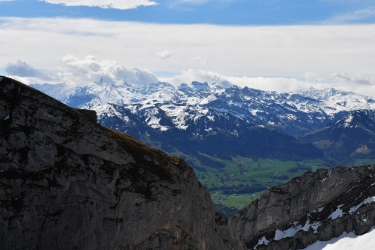 Un beau panorama sur les alpes