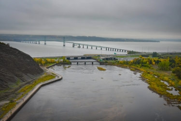 Le pont reliant Québec à l'Île d'Orléans