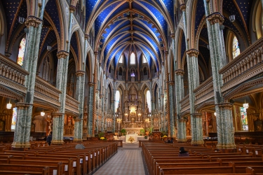L'intérieur de la Basilique Cathédrale Notre-Dame