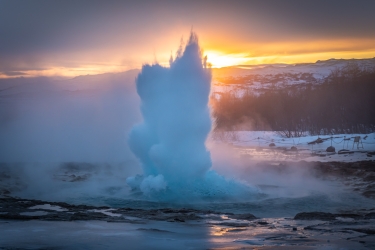 Le geyser islandais Strokkur