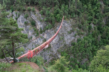 Le pont suspendu de Niouc