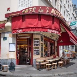 Sur les traces d'Amélie Poulain, au "Café des 2 Moulins"
