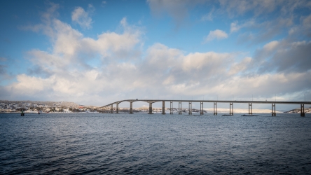 Le pont qui relie l'île de Senja au reste de la Norvège