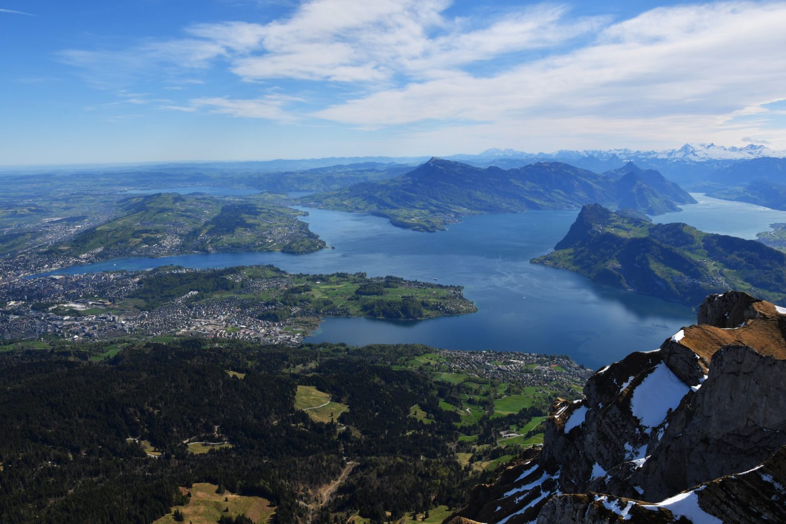 Le lac des Quatre-Cantons depuis le sommet du Pilatus