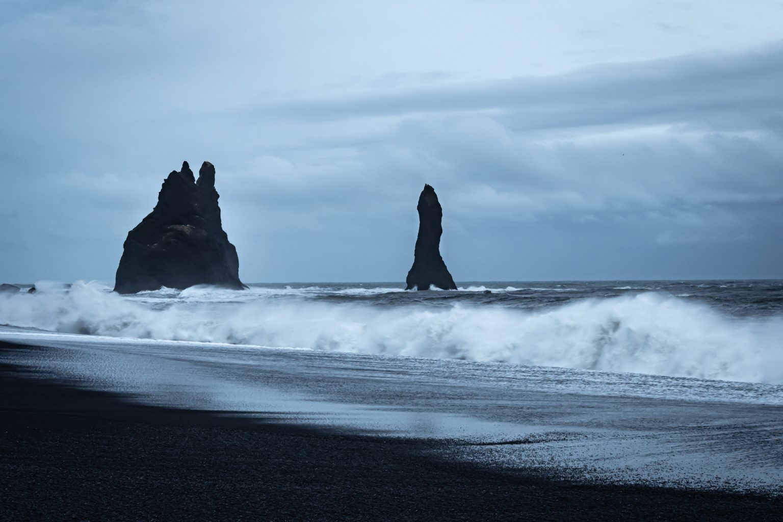 Paysages féériques d’Islande : Reynisdrangar