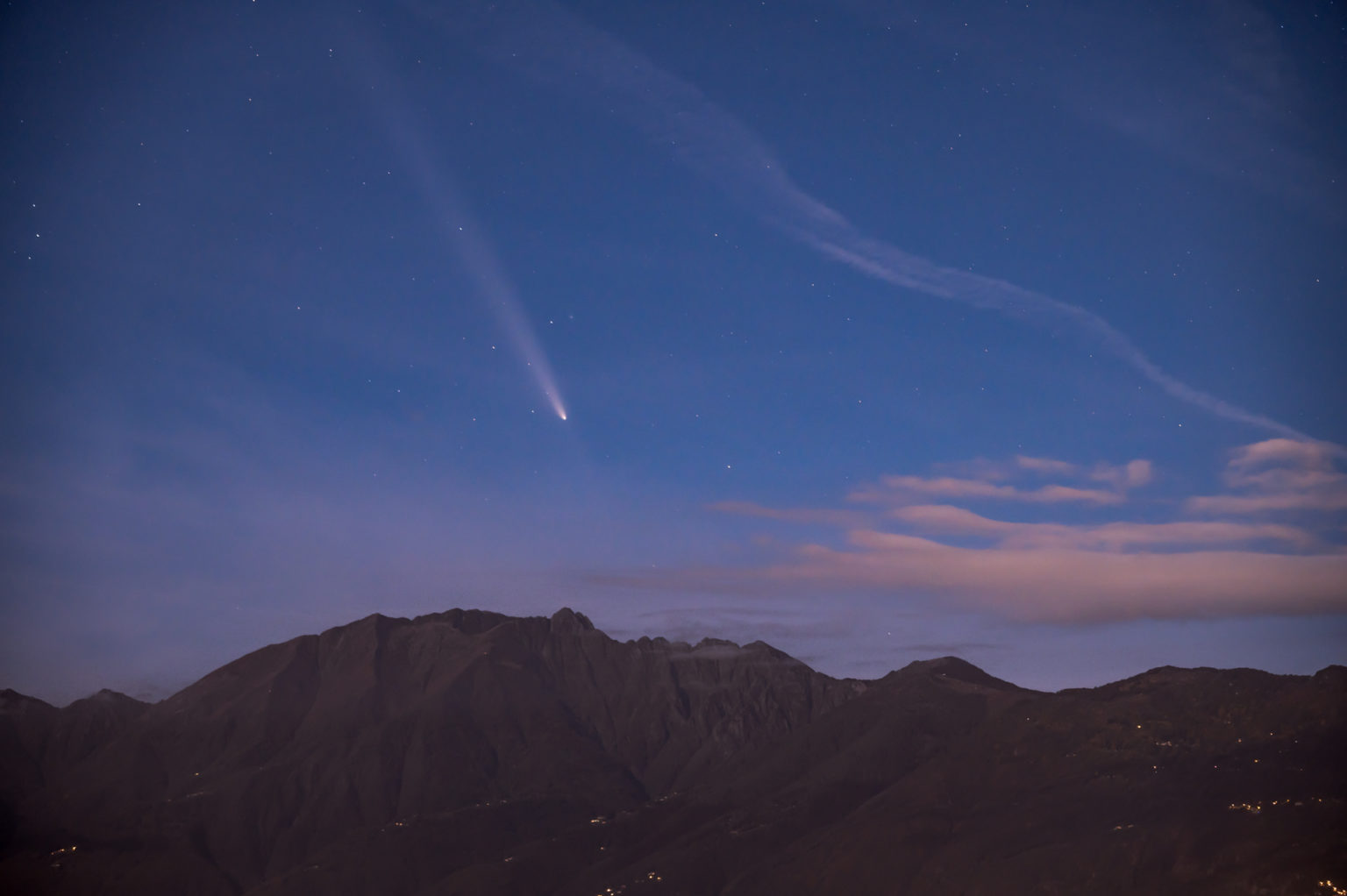 Passage de la comète Tsuchinshan-Atlas